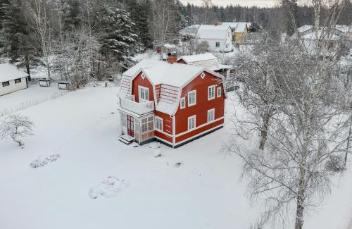 Silverdalen House | Cozy Cabin In Astrid Lindgrens World