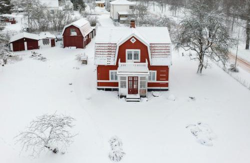 Silverdalen House | Cozy Cabin In Astrid Lindgrens World