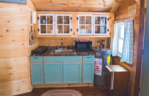 South Londonderry Cabin | Cozy cabin in charming Londonderry