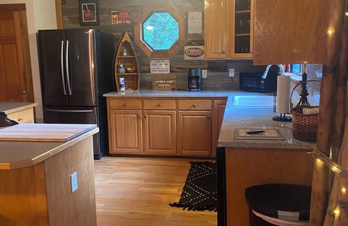 Covington Cabin | Cozy cabin in charming Covington
