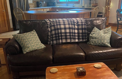 Covington Cabin | Cozy cabin in charming Covington
