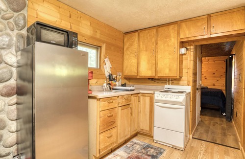 Fountain Cabin | Cozy cabin in charming Fountain with AC