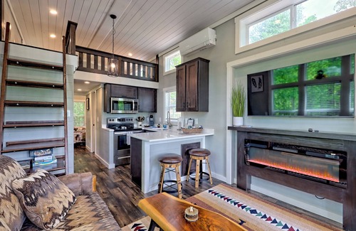 Franklin Cabin | Cozy Cabin in Enchanting Franklin with AC