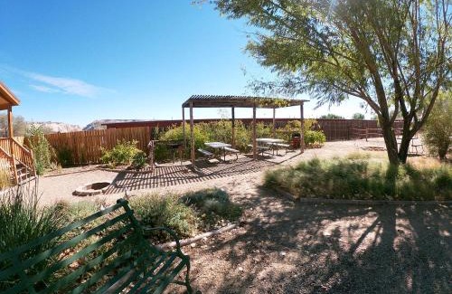 Escalante House | Cozy Cabin in Escalante, Utah - Amazing Glamping Spot for Exploring Canyons and National Parks