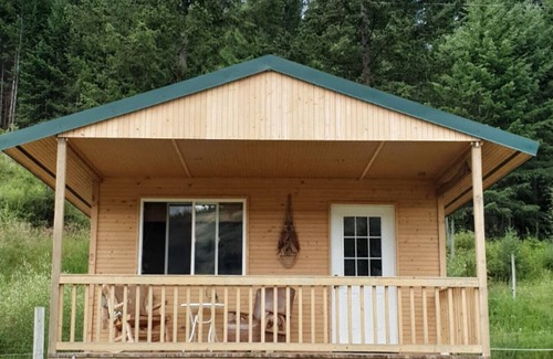 Rock Creek Cabin | Cozy Cabin in Kettle Valley