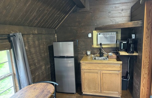 Crown Point Cabin | Cozy cabin in nice Marrero with WiFi, AC Cabin 5