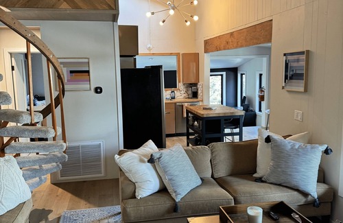 Olympic Valley Cabin | Cozy Cabin in Olympic Valley, next to Palisades Resort & Tahoe City