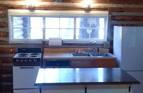 Saddlestring Cabin | Cozy cabin in peaceful Story, WY