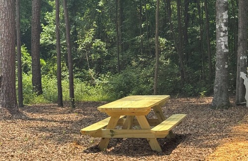 Brewton Cabin | Cozy cabin in pleasant Brewton with AC, WiFi, and fire pit.