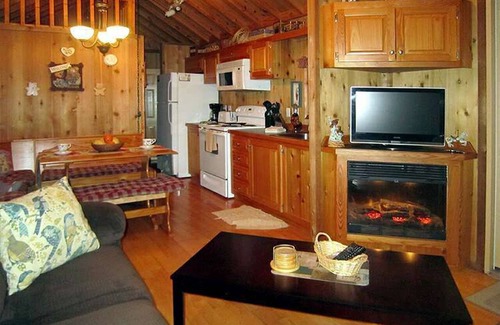 Inverness Cabin | Cozy Cabin in riverfront resort
