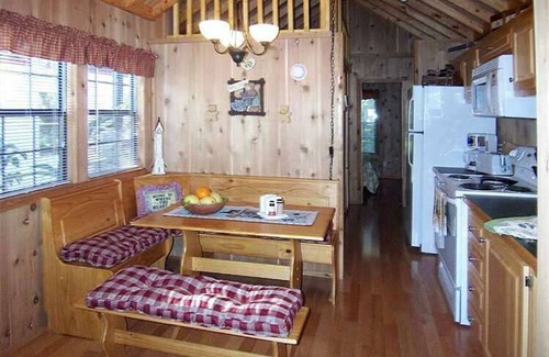 Inverness Cabin | Cozy Cabin in riverfront resort