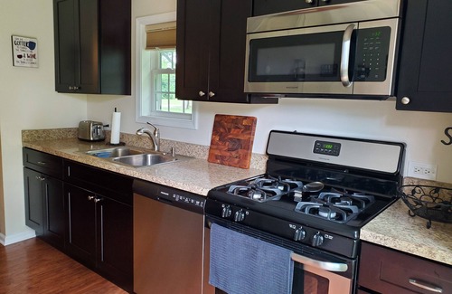 Hanover Park House | Cozy Cabin In Roselle