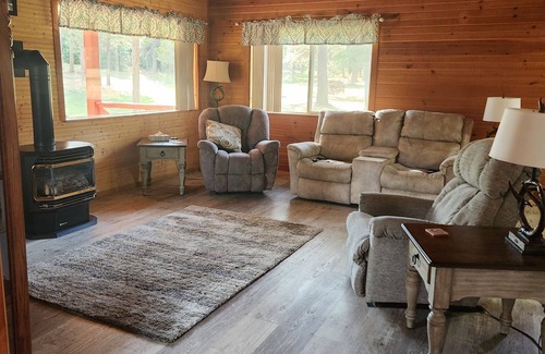 Anatone Cabin | Cozy cabin in serene location minutes from Umatilla National Forest