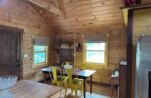 Glade Spring Cabin | Cozy Cabin in Small town USA