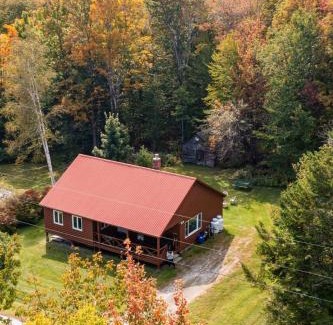 Stratton House | Cozy Cabin in Stratton Mountain & Mount Snow 10min