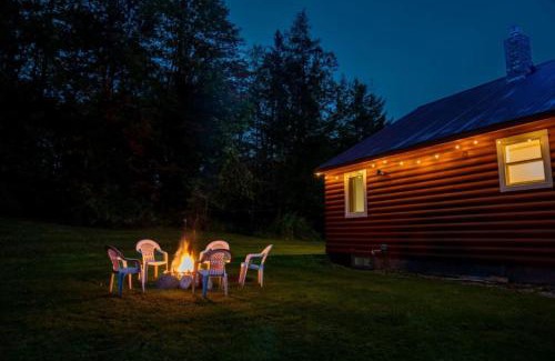 Stratton House | Cozy Cabin in Stratton Mountain & Mount Snow 10min