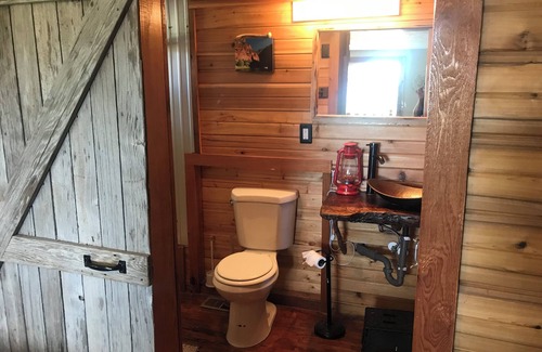 Dingle House | Cozy Cabin In The Country - Dingle, ID