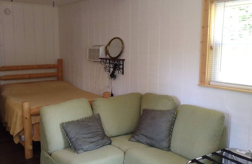Sequatchie Cabin | Cozy cabin in the mountains with hiking trails and gorgeous waterfalls close by!