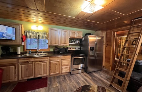 Island Park Cabin | Cozy cabin in the woods