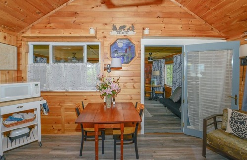 Stoneham Cabin | Cozy Cabin in the White Mountains of Maine