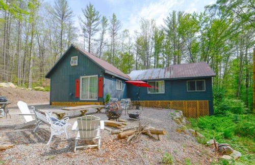 Stoneham Cabin | Cozy Cabin in the White Mountains of Maine