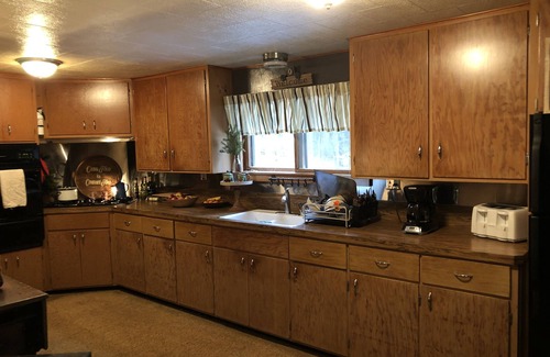 Tomahawk Cabin | Cozy cabin in the woods by Lake Nokomis and Bearskin trails