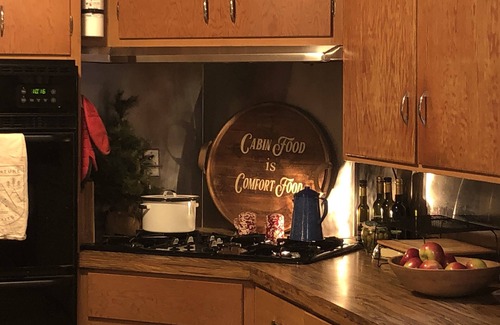 Tomahawk Cabin | Cozy cabin in the woods by Lake Nokomis and Bearskin trails