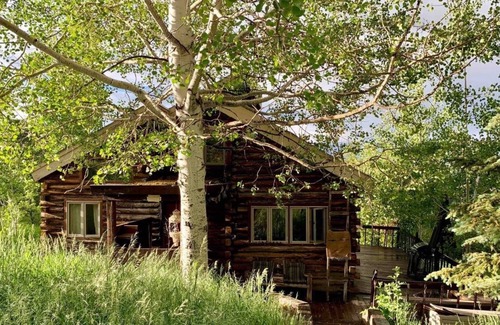 Brush Creek Village Cabin | Cozy Cabin in the Woods