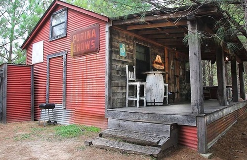 Eustace Cabin | Cozy Cabin in the woods at Bluegill Lake Cabins