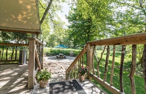 Duvall Cabin | Cozy cabin in welcoming Duvall with WiFi