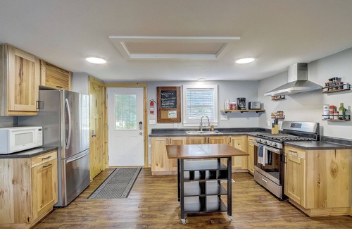 Town of Westfield Cabin | Cozy Cabin just 30 minutes from Wisconsin Dells!