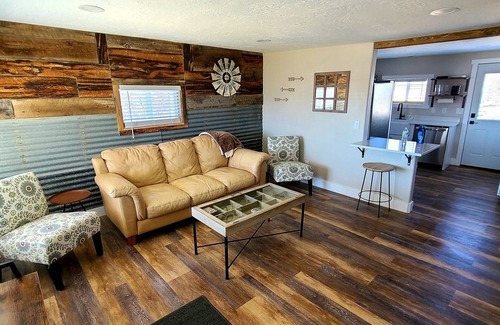 Richfield House | Cozy Cabin-like Retreat in Central Utah