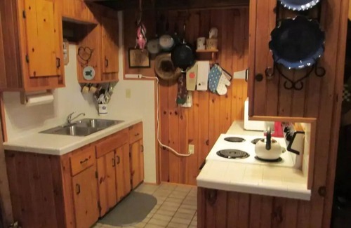 Robbinsville Cabin | Cozy Cabin near Fontana Lake