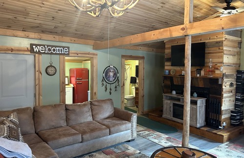 Ray Cabin | Cozy cabin near hocking hills & tar hollow state park atvs & pets welcomed