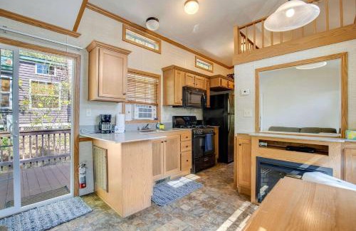 Sandwich House | Cozy Cabin Near Sandwich Glass Museum, Massachusetts