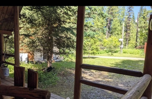 Clearwater Cabin | Cozy Cabin near Wells Gray
