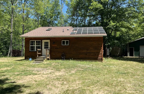 Reed City Cabin | Cozy cabin on 30 acres