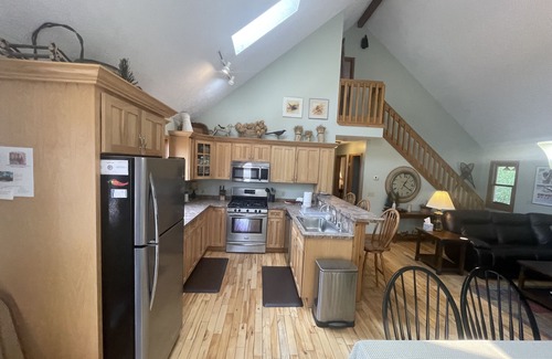 Thompsonville Cabin | Cozy Cabin on 8th Green at Crystal Mountain Resort -