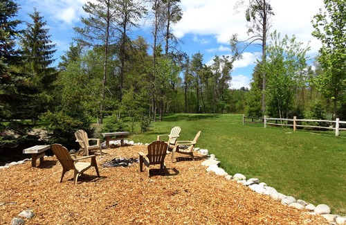 Thompsonville Cabin | Cozy Cabin on 8th Green at Crystal Mountain Resort -