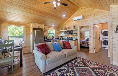 Klondike Cabin | Cozy Cabin on a Private Lake