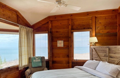 Beaver Island Cabin | Cozy cabin on Donegal Bay with a great view of the night sky-pets welcome!