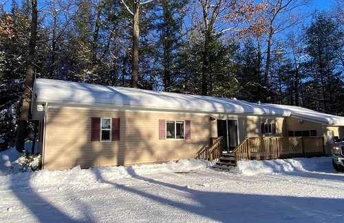 Lake Tomahawk Cabin | Cozy cabin on lake and trails