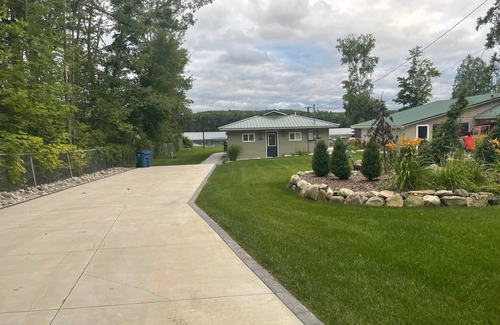 Big Rapids House | Cozy Cabin on Muskegon River - Fishing, Boating, Ferris U