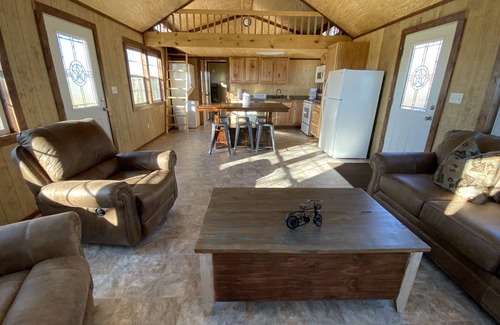 Pilot Point Cabin | Cozy Cabin on Ranch by Lake Ray Roberts!