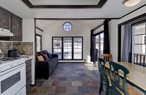 Mammoth Lakes Cabin | Cozy Cabin on secluded ranch in Mammoth Lakes just .1 miles from Old Mammoth Rd.