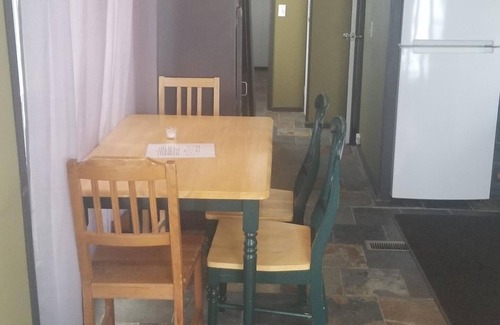 Mammoth Lakes Cabin | Cozy Cabin on secluded ranch in Mammoth Lakes just .1 miles from Old Mammoth Rd.