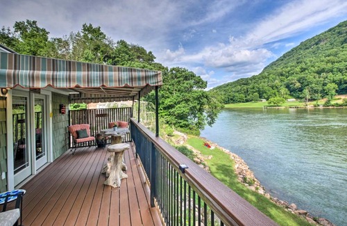 Chattanooga House | Cozy Cabin on Tenn River - 10 Mi to Chattanooga!