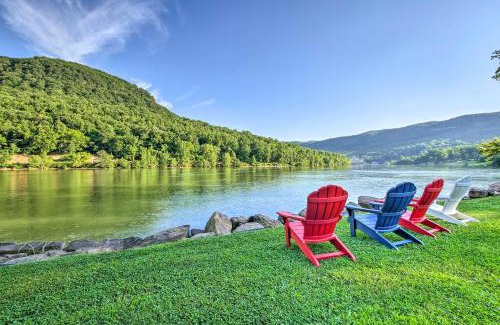 Chattanooga House | Cozy Cabin on Tenn River - 10 Mi to Chattanooga!