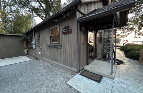 Lakeview Cabin | Cozy Cabin on the Lake