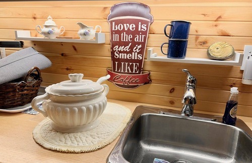 Waubaushene Cabin | Cozy Cabin peace & rest on Georgian Bay Tay Trail. Escape the busy city.